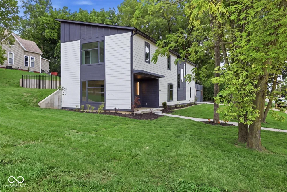 1568 Culbertson Road Shelbyville, IN 46176