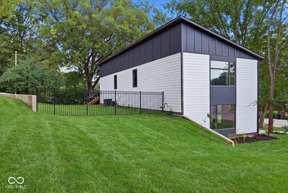 1568 Culbertson Road Shelbyville, IN 46176