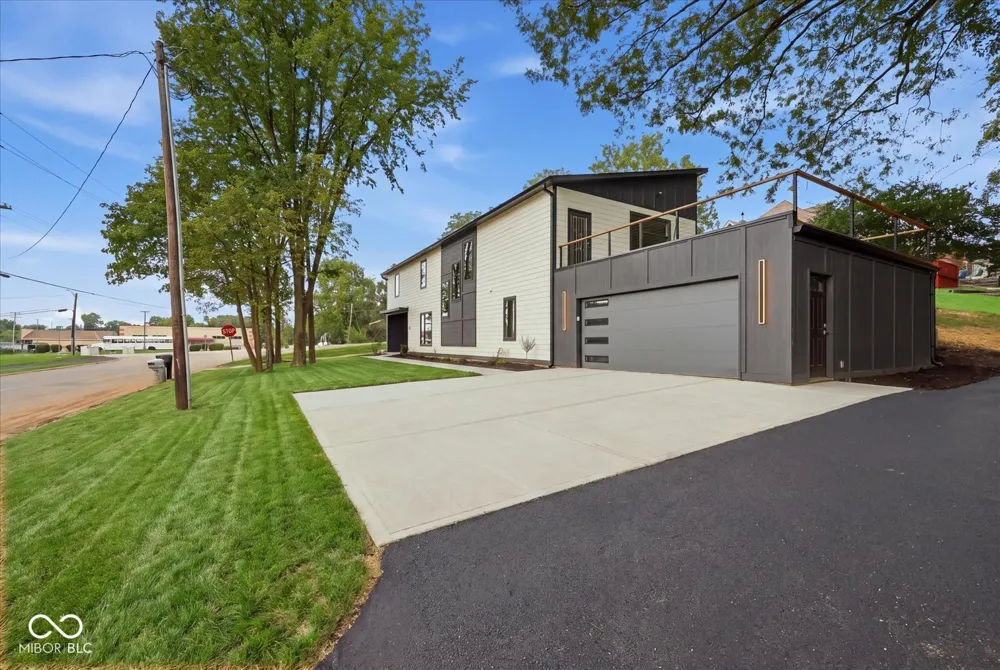 1568 Culbertson Road Shelbyville, IN 46176
