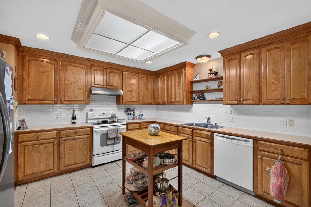 118 Kenny Stonewall, LA 71078