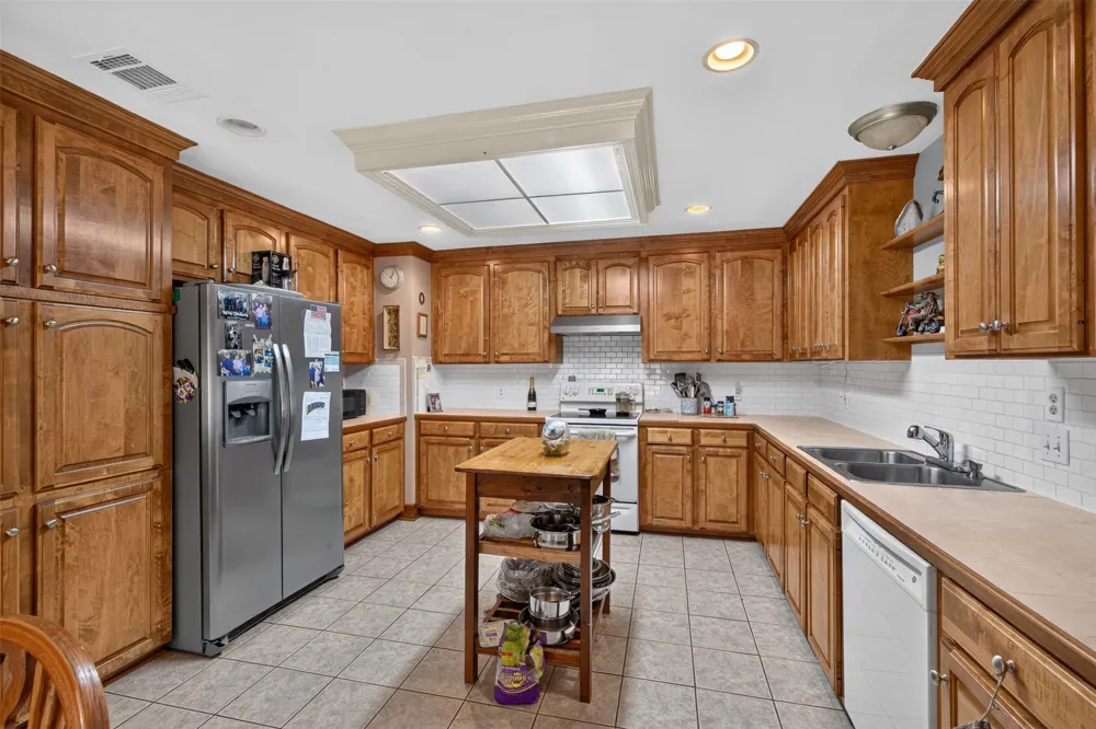 118 Kenny Stonewall, LA 71078