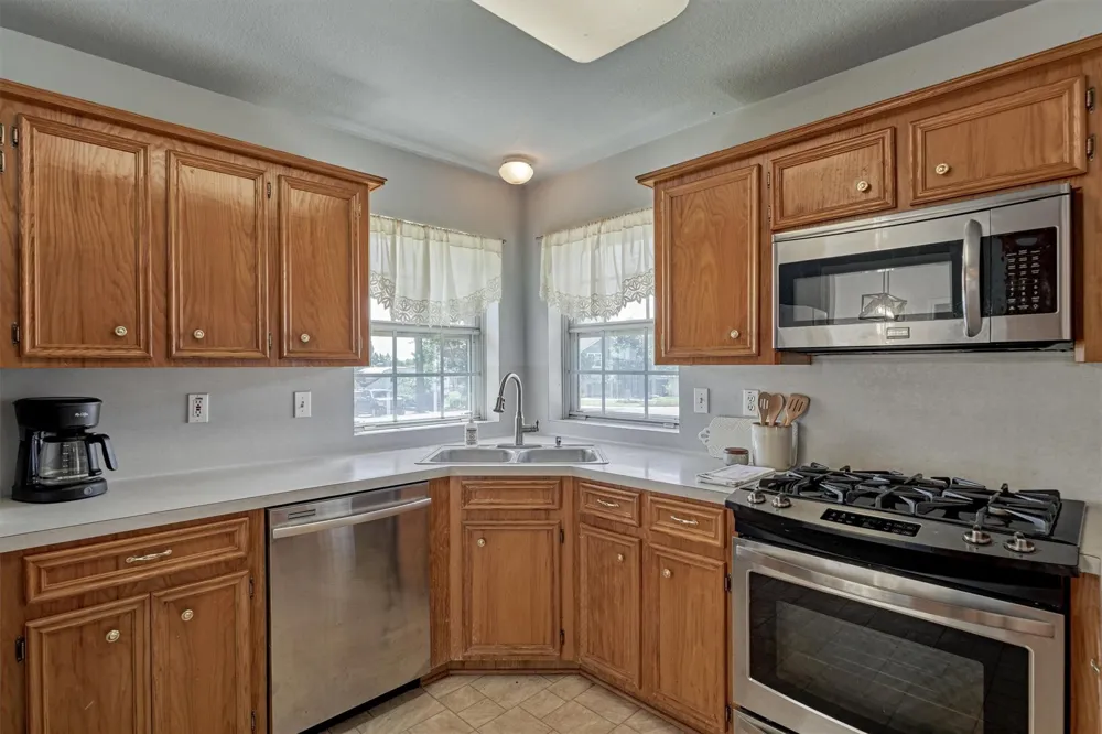9749 E Shore Drive Willis, TX 77318