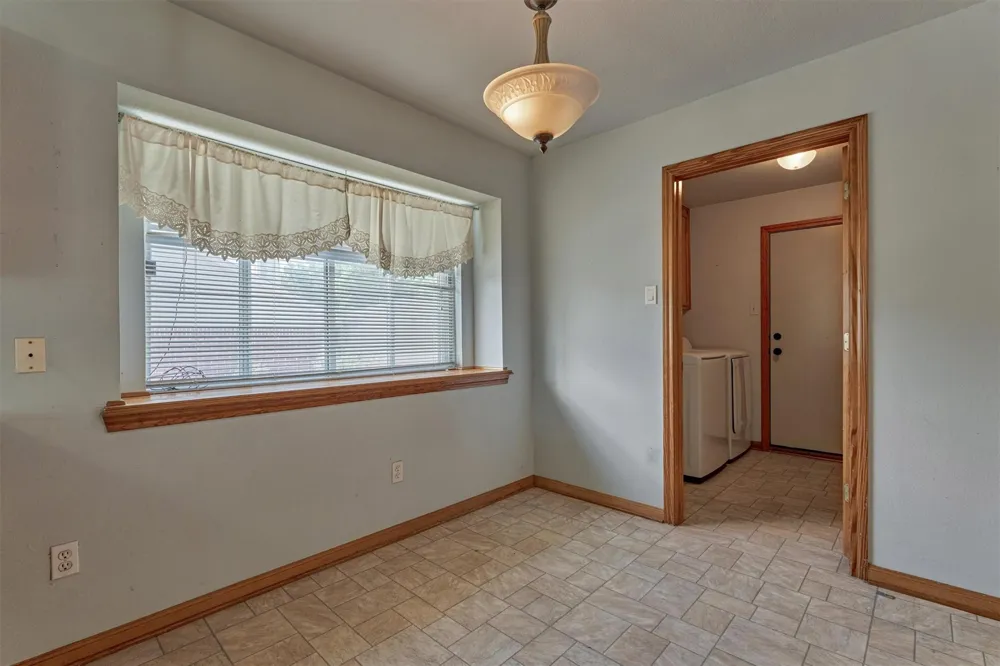 9749 E Shore Drive Willis, TX 77318