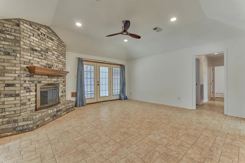 9749 E Shore Drive Willis, TX 77318