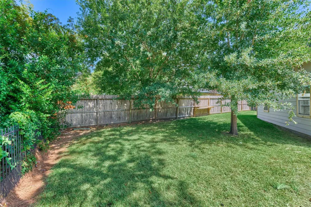 9749 E Shore Drive Willis, TX 77318
