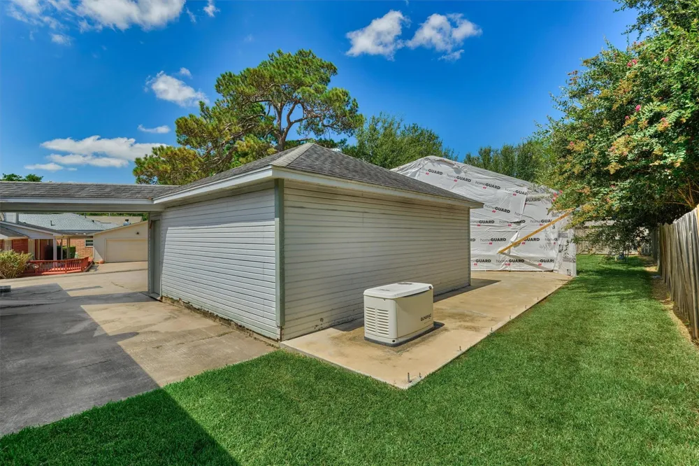 9749 E Shore Drive Willis, TX 77318