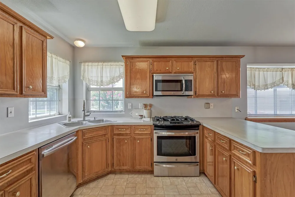 9749 E Shore Drive Willis, TX 77318