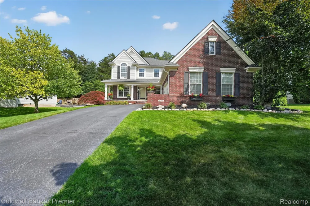 205 Franklin Lake Circle Oxford Charter Township, MI 48371