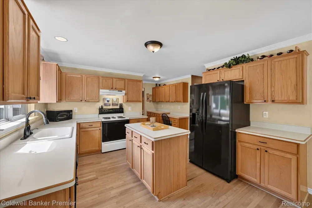 205 Franklin Lake Circle Oxford Charter Township, MI 48371