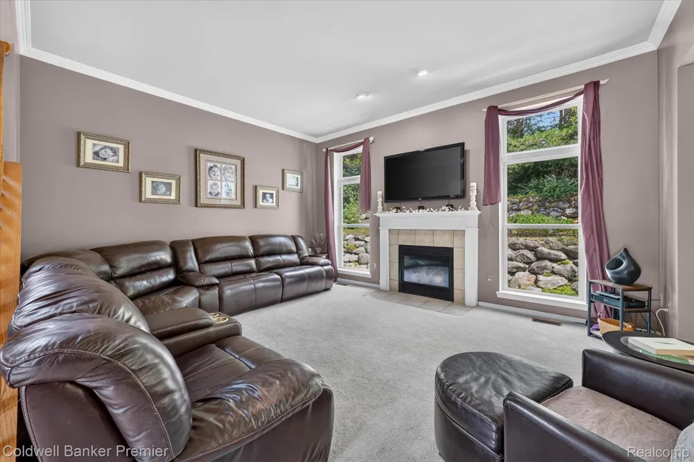 205 Franklin Lake Circle Oxford Charter Township, MI 48371
