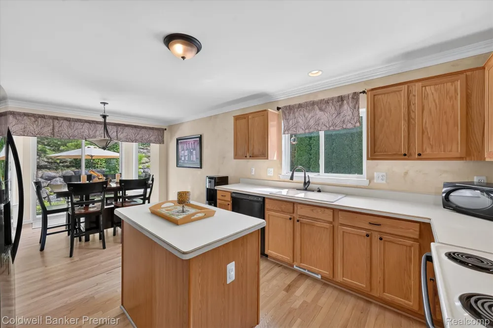205 Franklin Lake Circle Oxford Charter Township, MI 48371