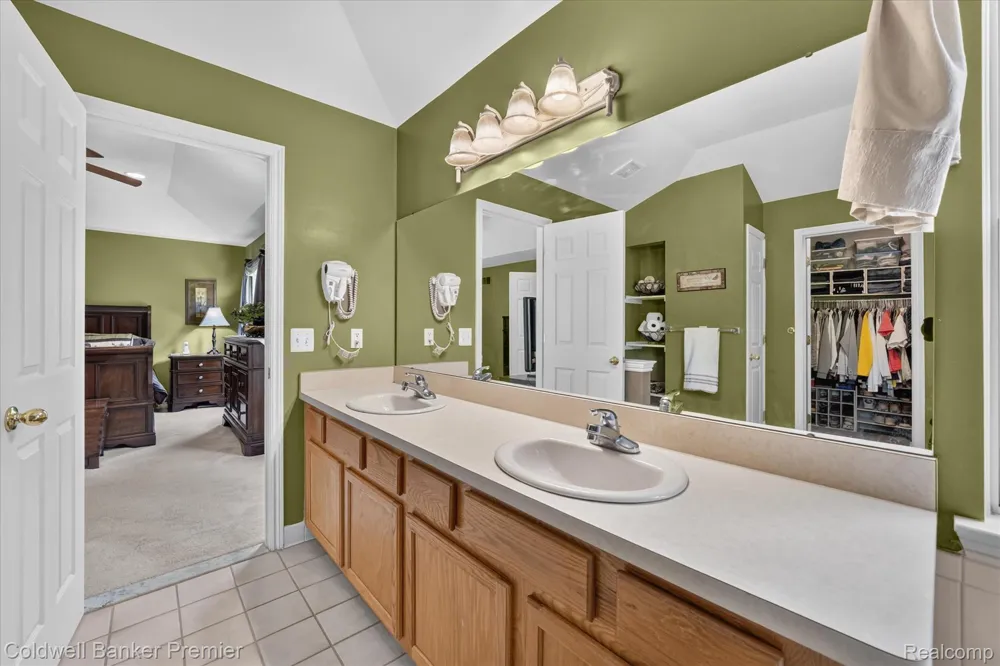 205 Franklin Lake Circle Oxford Charter Township, MI 48371