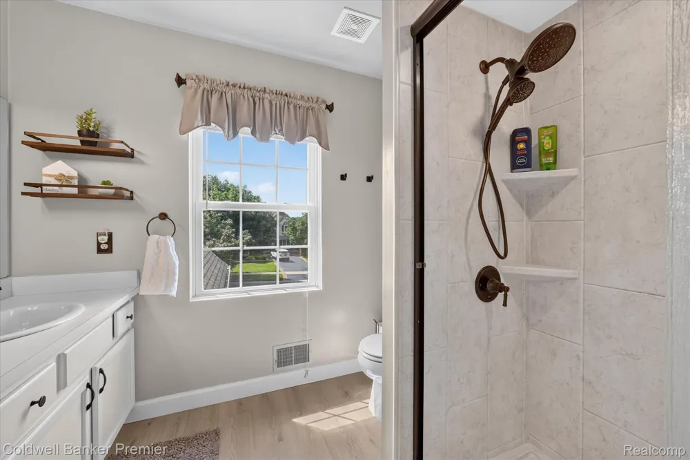 205 Franklin Lake Circle Oxford Charter Township, MI 48371