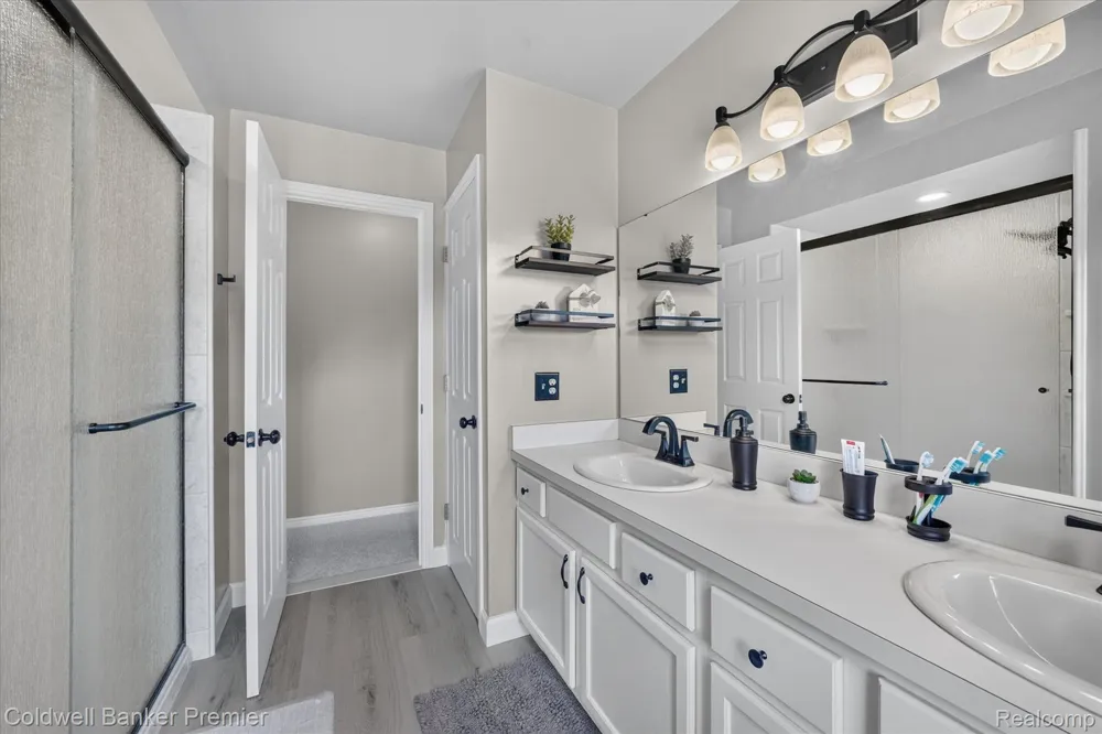 205 Franklin Lake Circle Oxford Charter Township, MI 48371