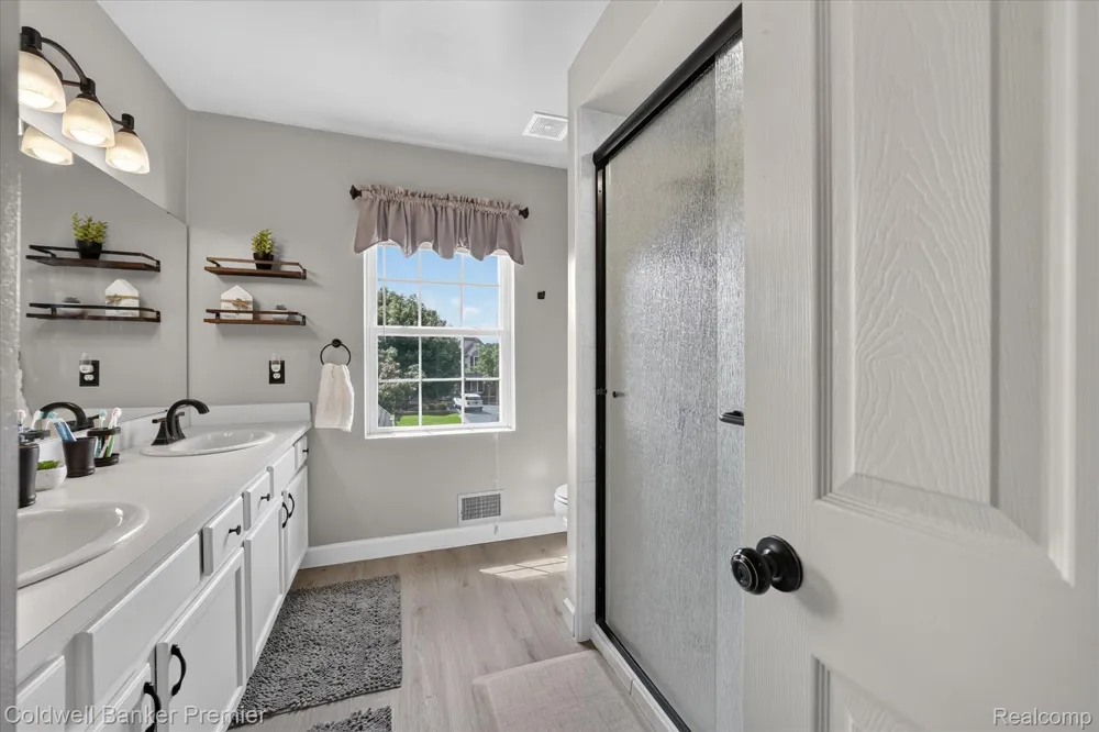 205 Franklin Lake Circle Oxford Charter Township, MI 48371