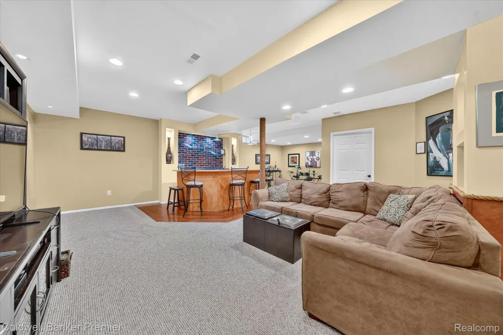 205 Franklin Lake Circle Oxford Charter Township, MI 48371