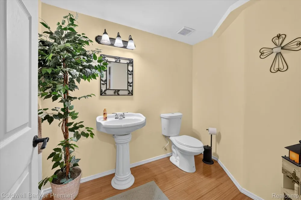205 Franklin Lake Circle Oxford Charter Township, MI 48371