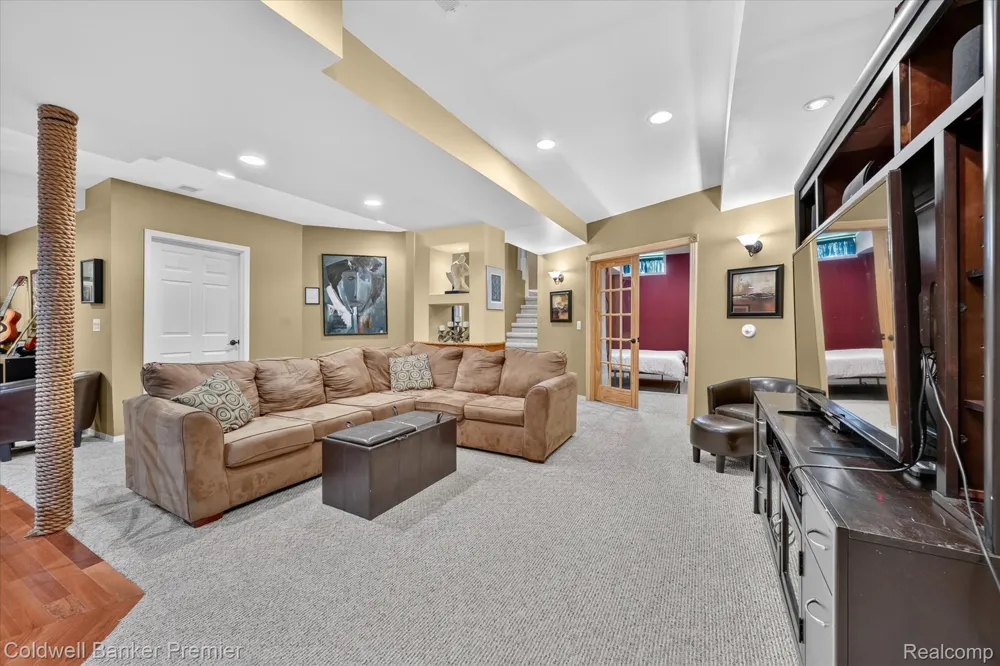 205 Franklin Lake Circle Oxford Charter Township, MI 48371