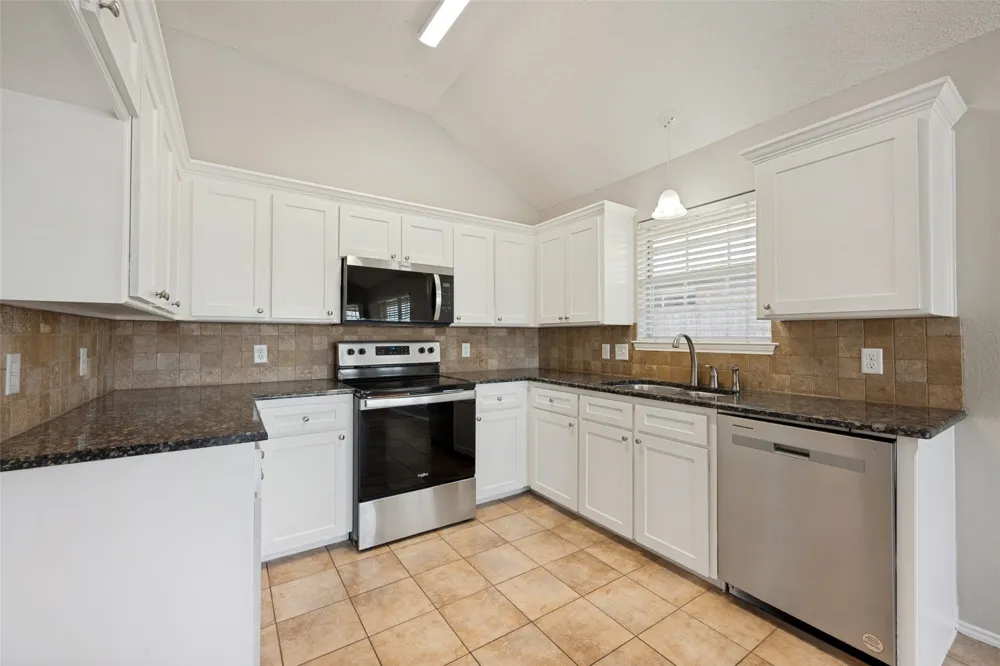 6705 Driffield Circle W North Richland Hills, TX 76182