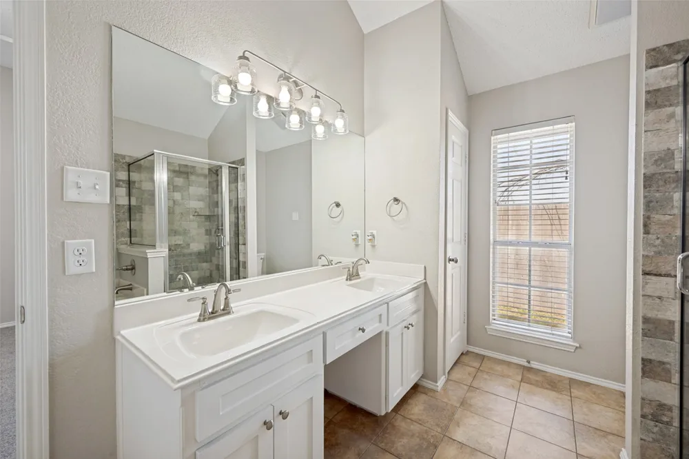 6705 Driffield Circle W North Richland Hills, TX 76182