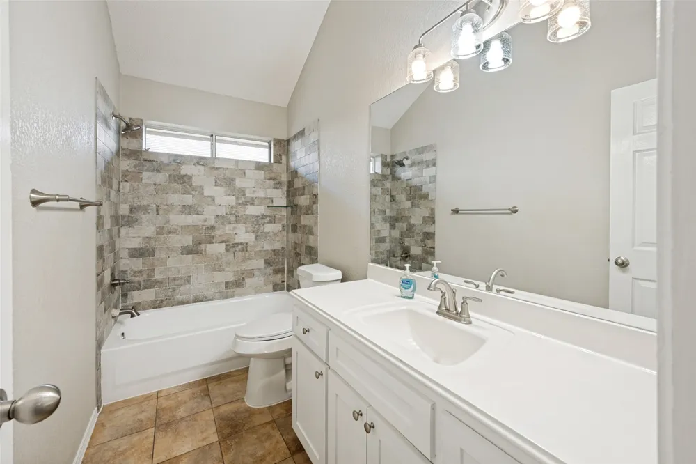 6705 Driffield Circle W North Richland Hills, TX 76182