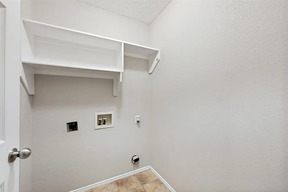 6705 Driffield Circle W North Richland Hills, TX 76182