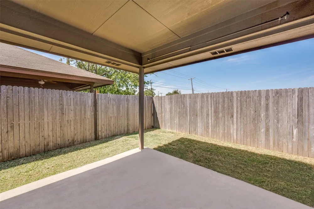 6705 Driffield Circle W North Richland Hills, TX 76182