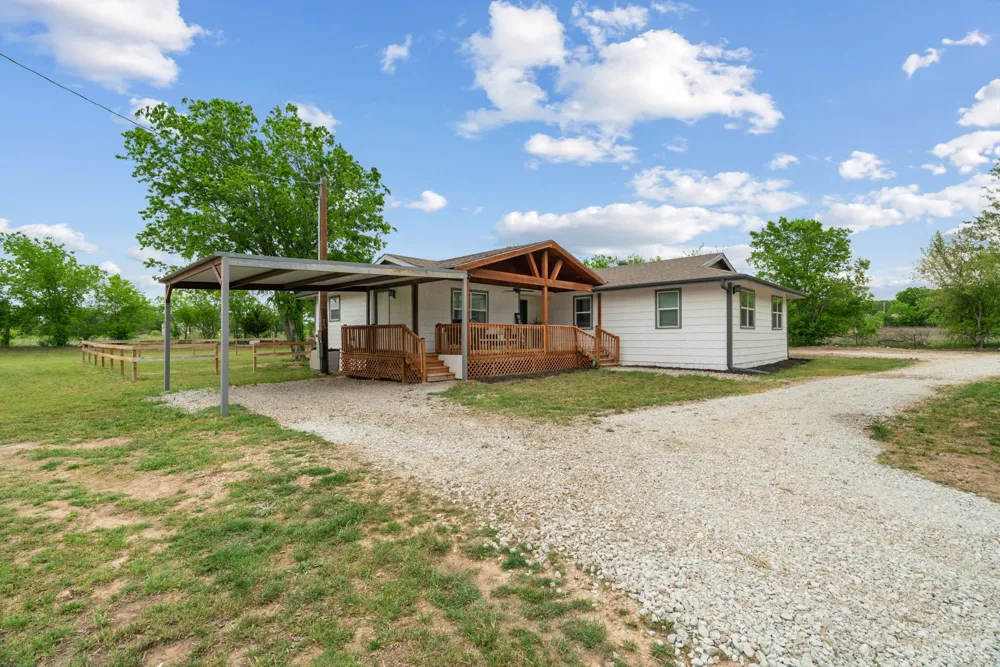 360 County Road 4358 Decatur, TX 76234