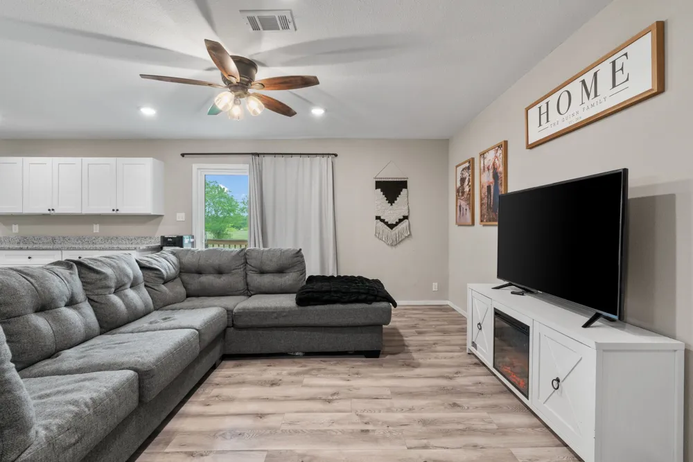 360 County Road 4358 Decatur, TX 76234