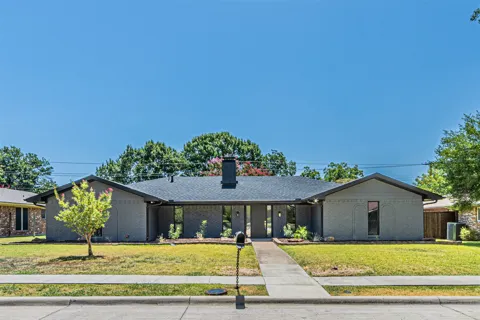 2716 Arborcove Drive