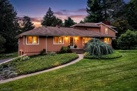 285 Sunset Rd