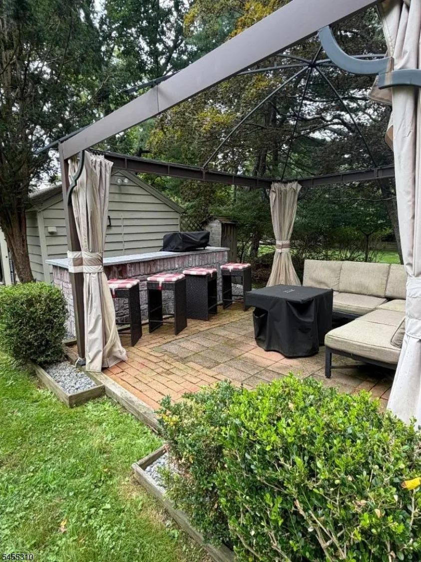 837 Circle Franklin Lakes, NJ 07417