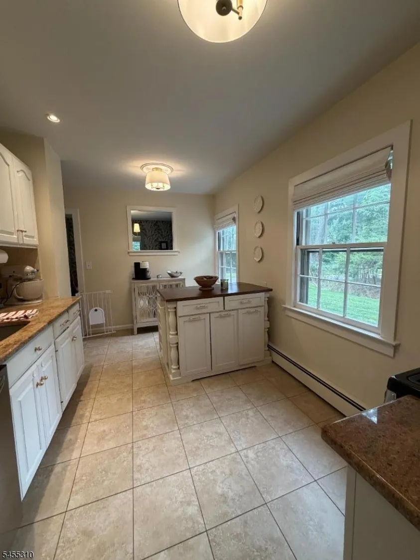 837 Circle Franklin Lakes, NJ 07417