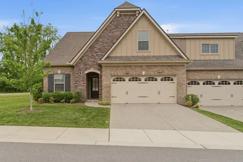 3223 Chaucer Ln