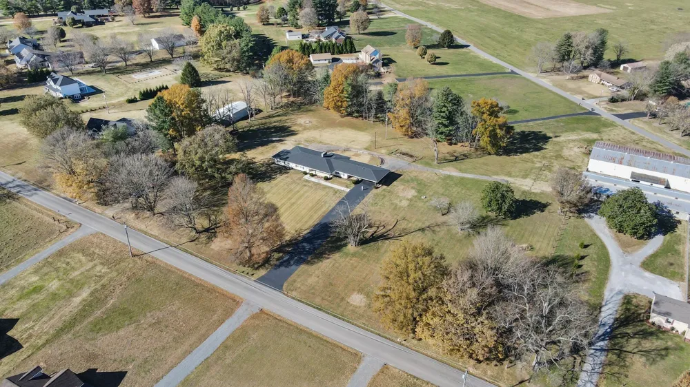676 Ferguson Hill Rd Lafayette, TN 37083