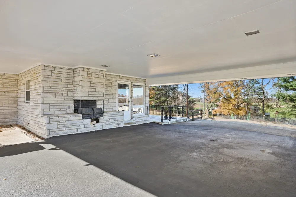 676 Ferguson Hill Rd Lafayette, TN 37083