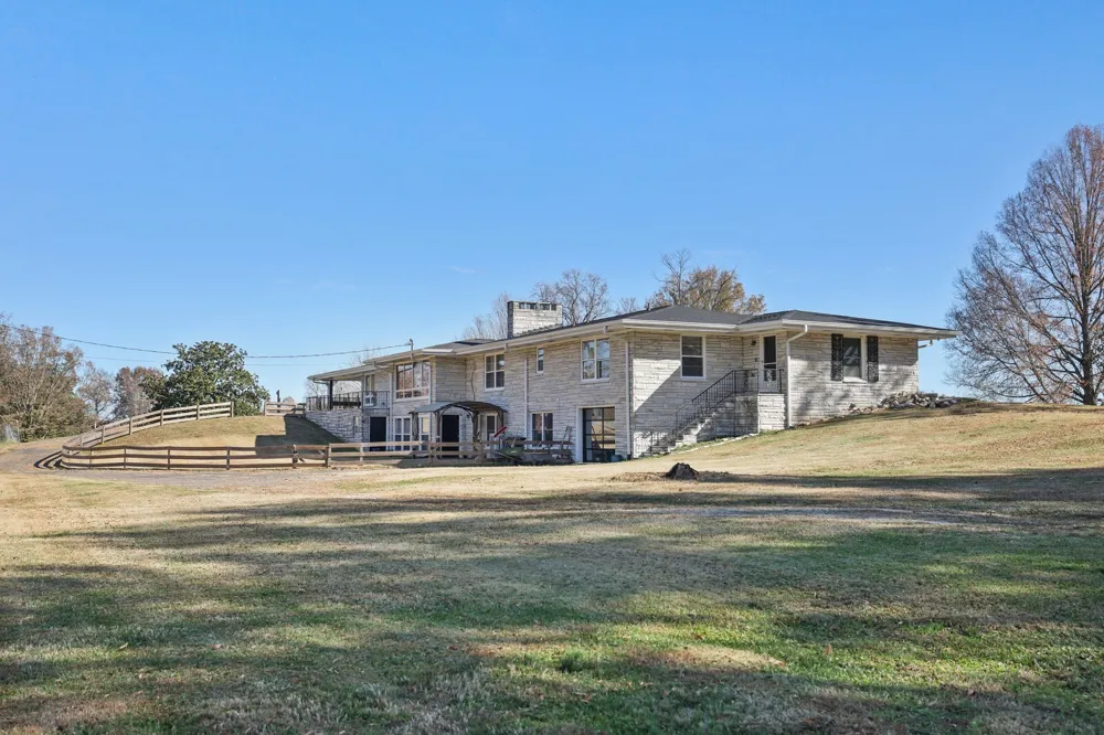 676 Ferguson Hill Rd Lafayette, TN 37083