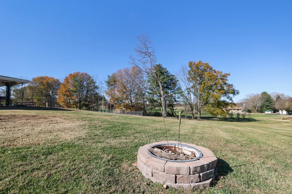676 Ferguson Hill Rd Lafayette, TN 37083