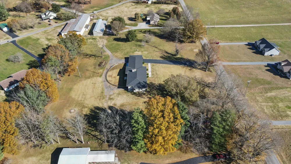 676 Ferguson Hill Rd Lafayette, TN 37083