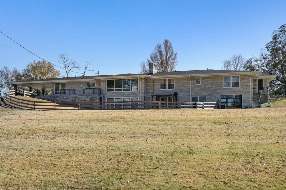 676 Ferguson Hill Rd Lafayette, TN 37083