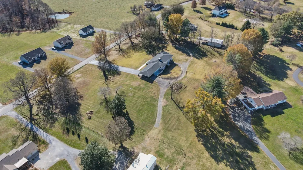 676 Ferguson Hill Rd Lafayette, TN 37083