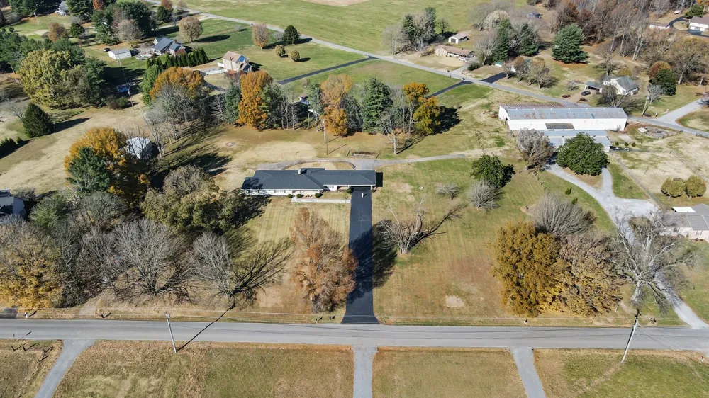 676 Ferguson Hill Rd Lafayette, TN 37083