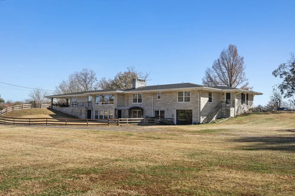 676 Ferguson Hill Rd Lafayette, TN 37083
