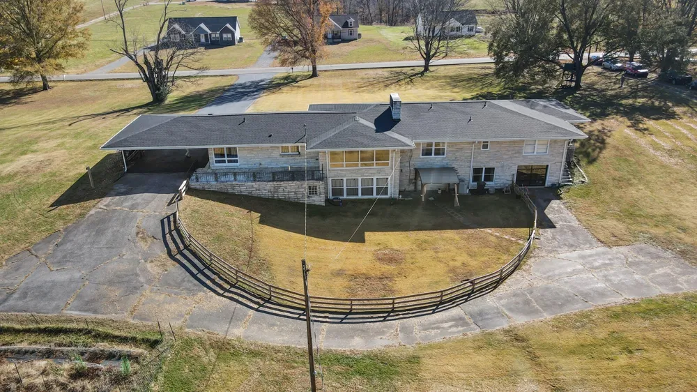 676 Ferguson Hill Rd Lafayette, TN 37083