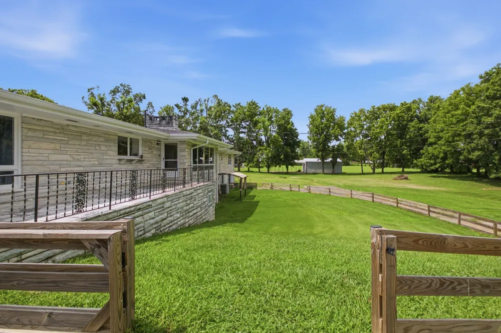 676 Ferguson Hill Rd Lafayette, TN 37083