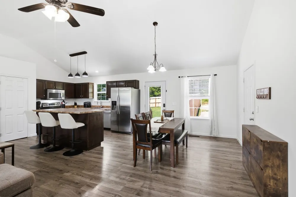 400 Due Ln Columbia, TN 38401
