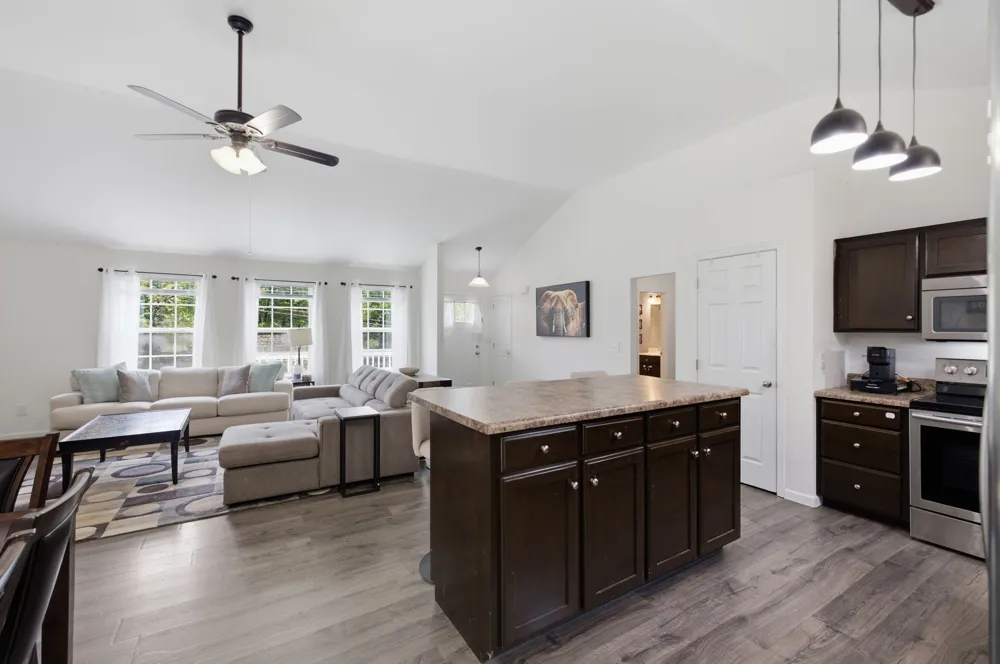 400 Due Ln Columbia, TN 38401