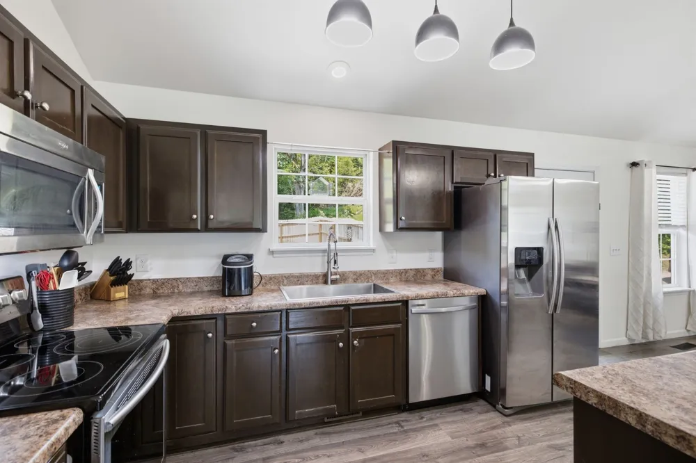 400 Due Ln Columbia, TN 38401