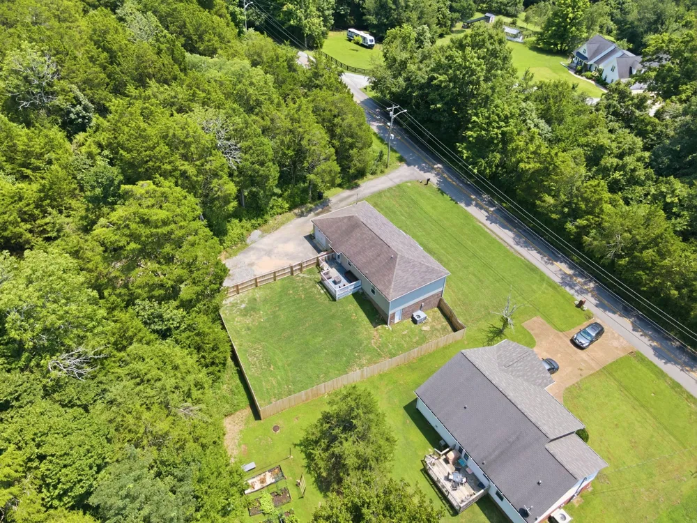 400 Due Ln Columbia, TN 38401