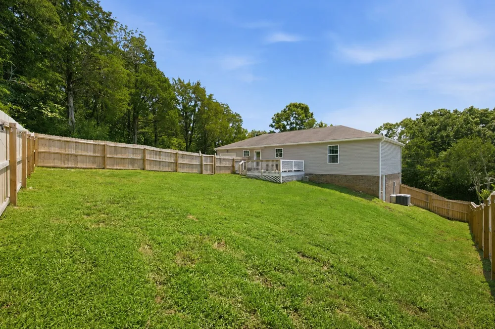 400 Due Ln Columbia, TN 38401